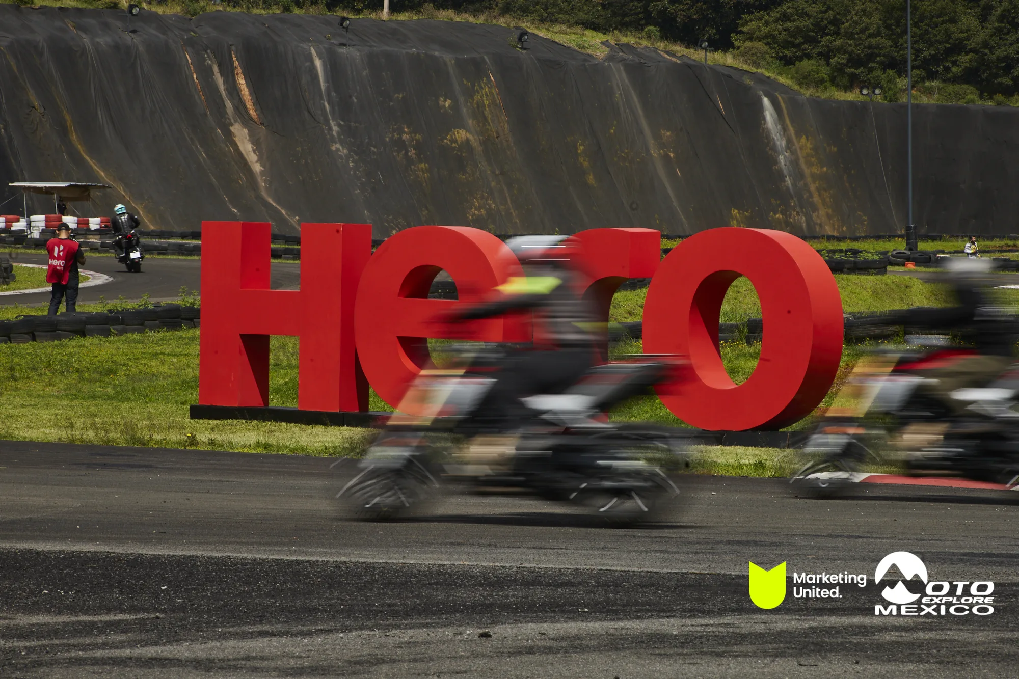 HUNK TRACKDAY 254